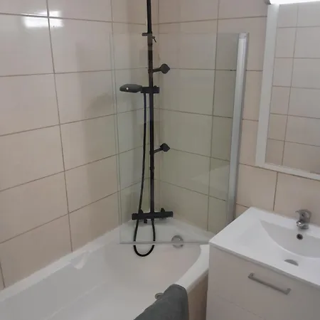 Daire Plages Du Midi Climatises Bord De De 1 A 6 Pers, 2 Piscines, Parking Privatif Inclus *